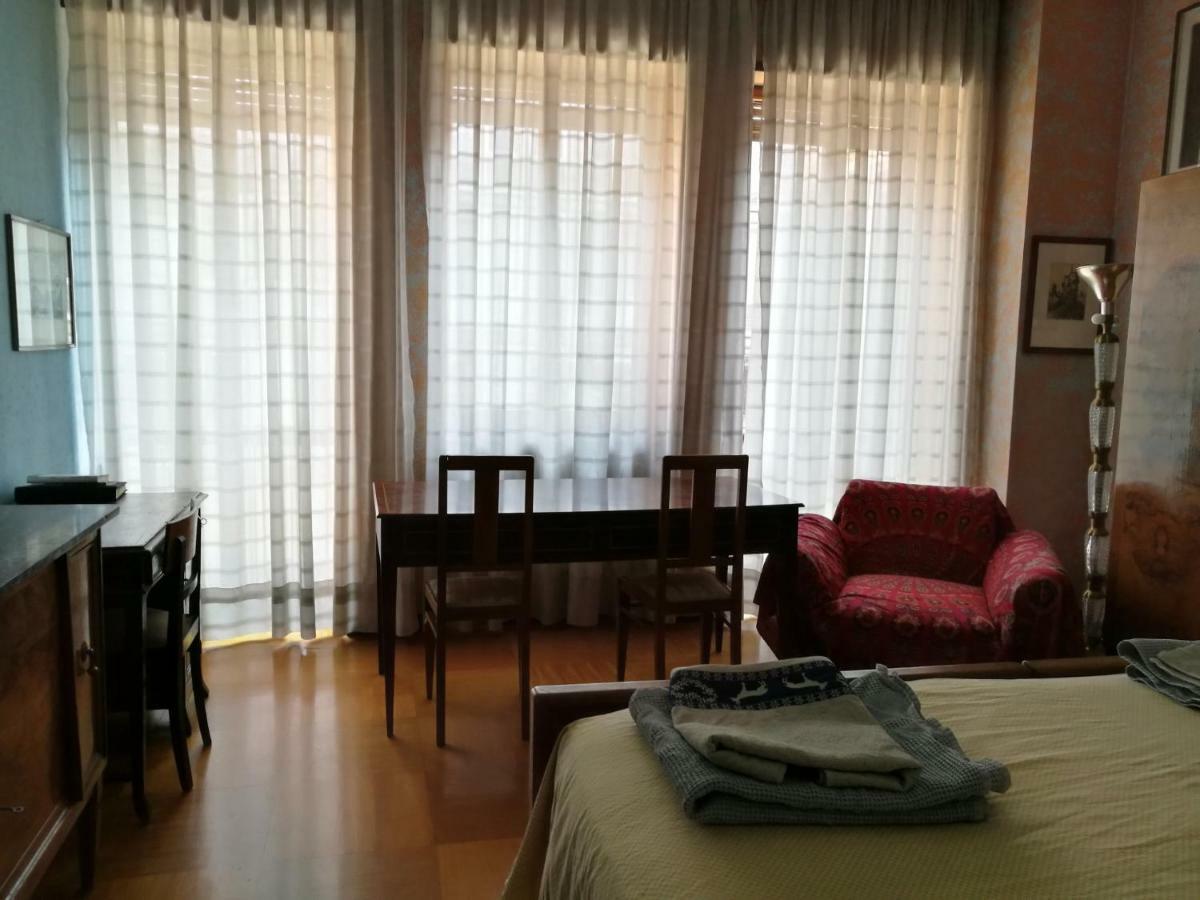 Big Room In Milano Center ภายนอก รูปภาพ